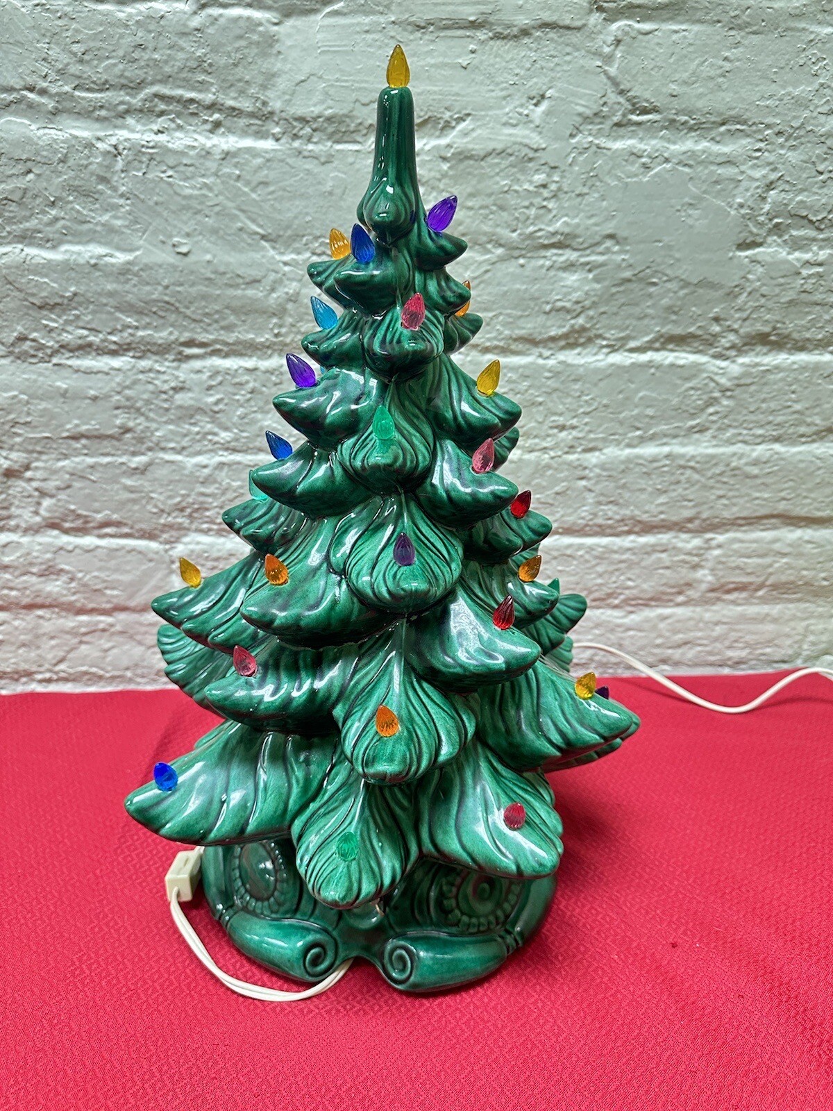 Vintage 1974 Atlantic Green Ceramic Christmas Tree Light Up Music Box