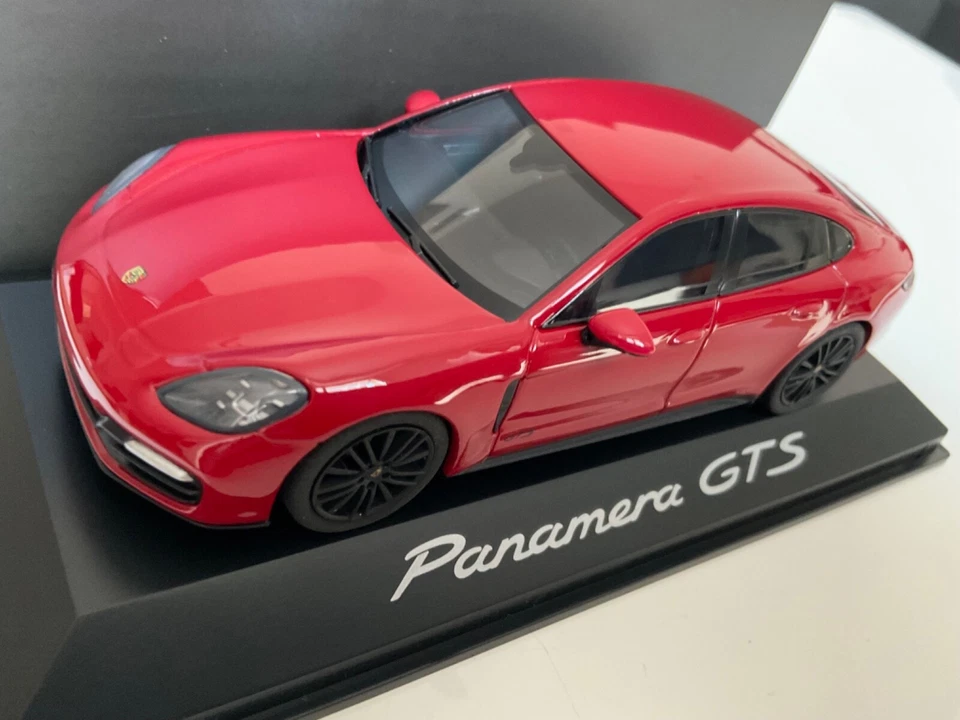 Porsche Panamera GTS 2017 1/43 Herpa - Immagine 4 di 4