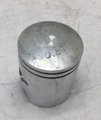 Suzuki OEM Piston RM 100 12110-28770 1976