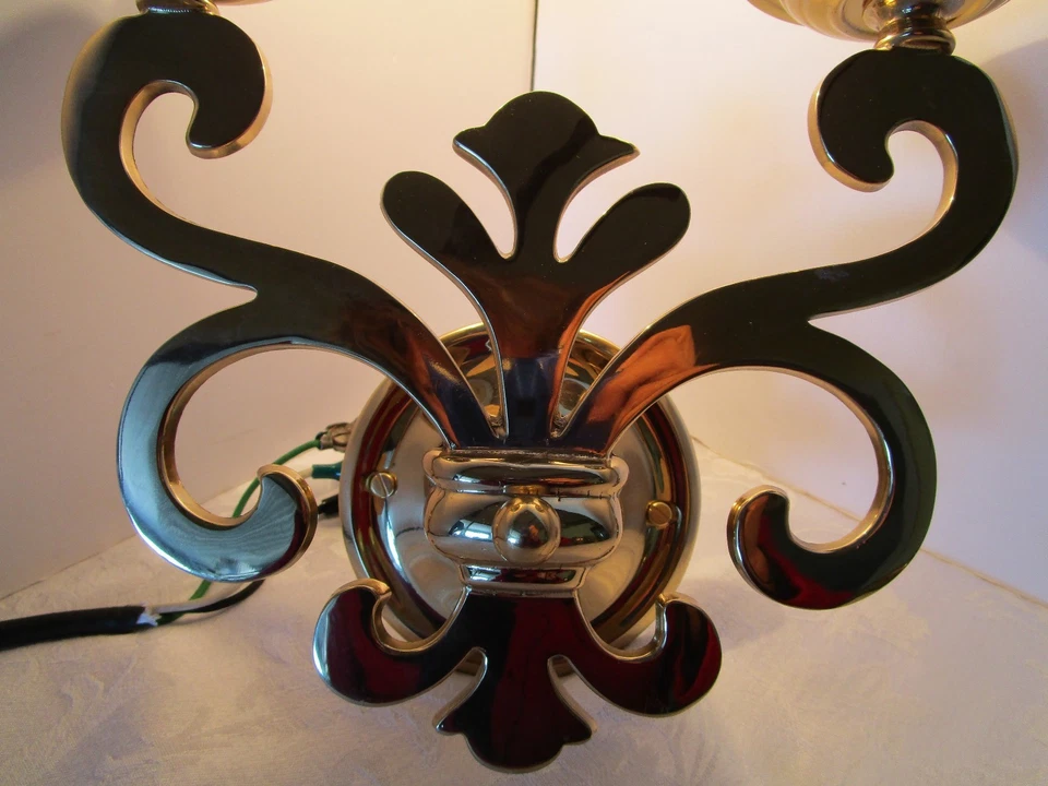 "Aplique de pared candelabro vintage 2 luces latón Italia importaciones mundiales 11"" T" Foto 4 de 4