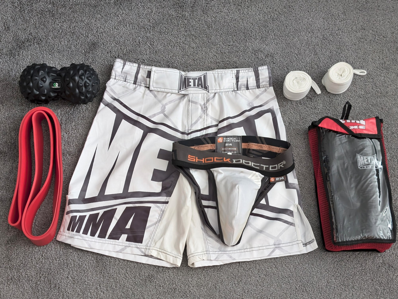 Kit Boxe et MMA Metal Boxe avec Protège-Tibias, Short et Coquille Shock Doctor