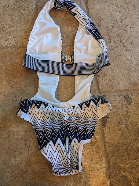 RARE BRAND NEW BEACH BUNNY SS NINA CHEVRON 1PC BIKINI SMALL - Image 2 of 2