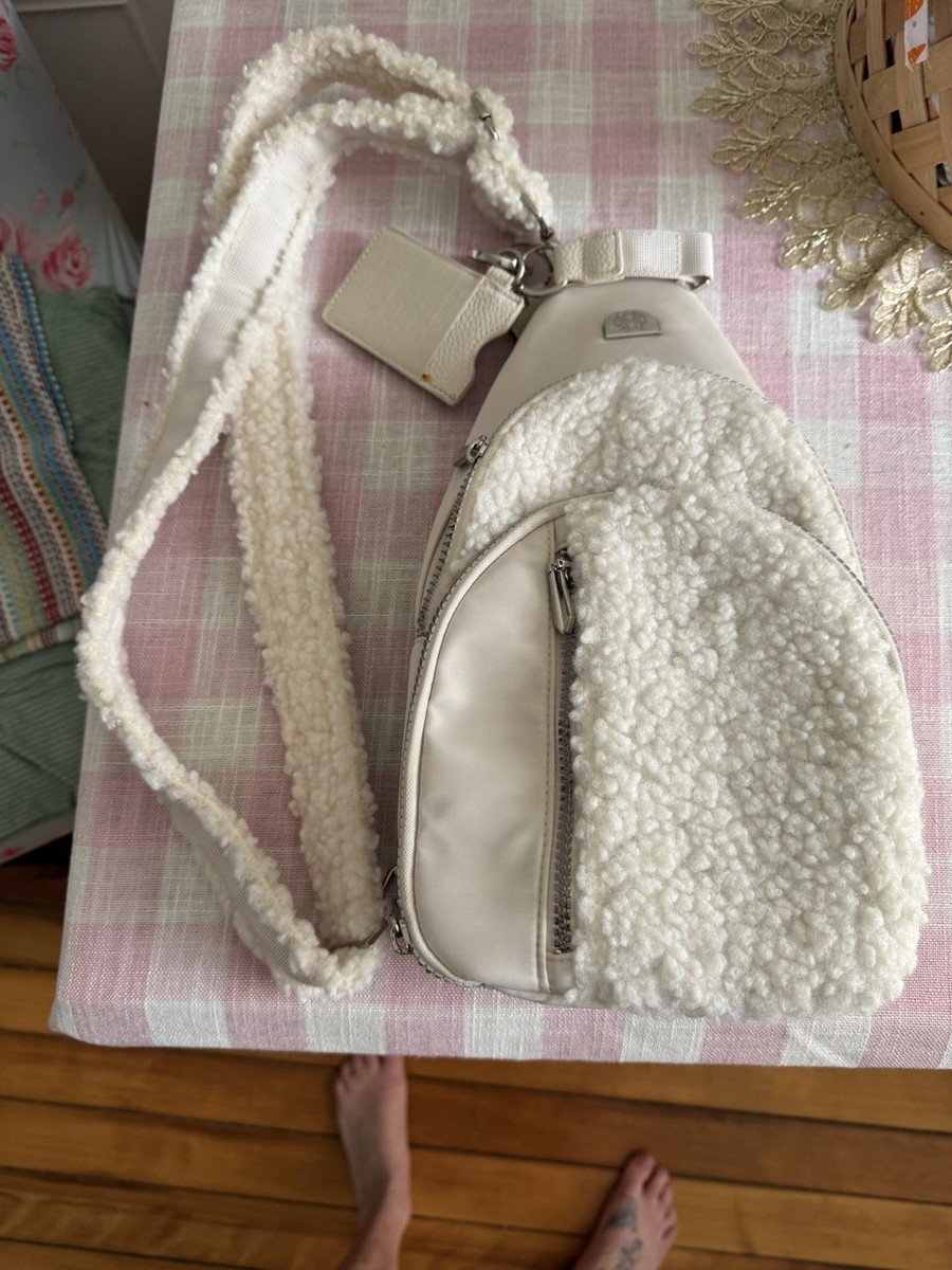 House of Harlow 1960 Off White Sherpa & Nylon Sling Bag  display picture 3