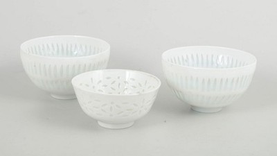 Friedl Holzer-Kjellberg for Arabia, Finland. Three porcelain bowls. Mid-20th c.