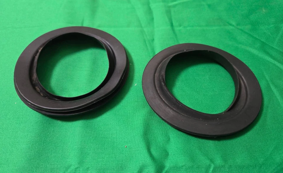 Porsche 914 Front Cowl Grommets (pair) for Heat Transfer Tubes - Image 2 of 2