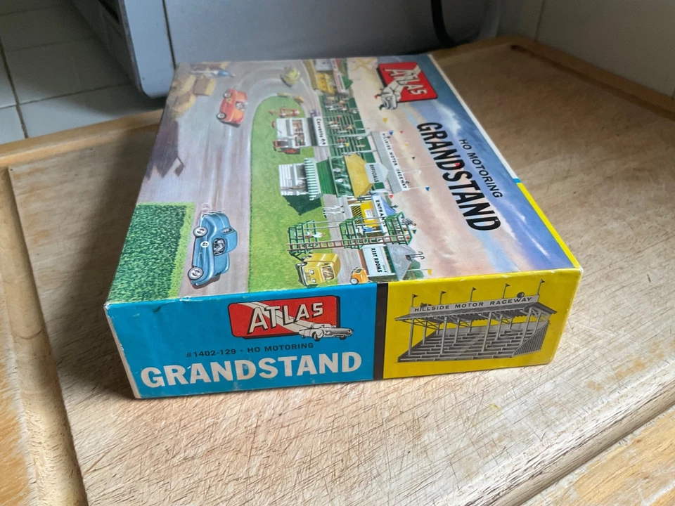 Atlas Aurora HO Motor GRANDSTAND, CAJA, PIEZAS SELLADAS NOS 1966 #1402 Raro Foto 3 de 4