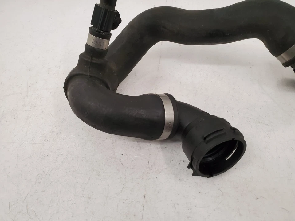 ✅ 11-13 OEM BMW E92 E93 335is DCT N54 Radiador Manguera Inferior Tubo Foto 2 de 4