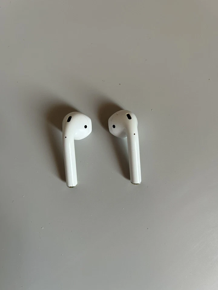 Apple AirPods (1st generation), photo 3 sur 5