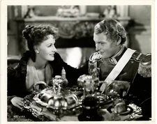 Greta Garbo & Alan Marshal in CONQUEST (1937), f18793