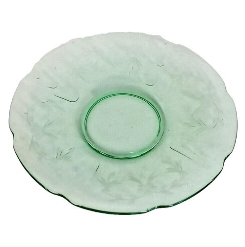 Vintage Green Cut Glass Plate Floral Pattern Scallop Edge 7 3/8" EUC NO GLOW