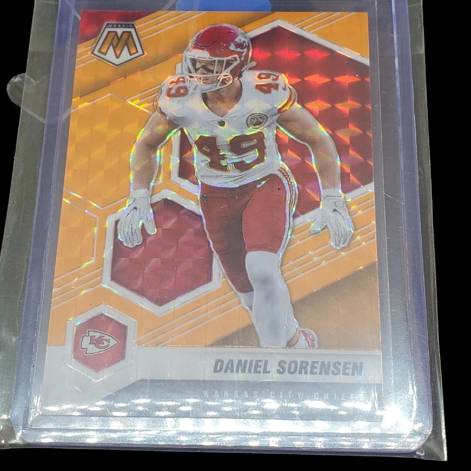 2021 Panini Mosaic Football Daniel Sorensen Orange /25 Fluorescent Prizm SSP - Image 2 of 3