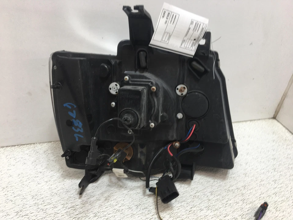 09 Conjunto de faros delanteros izquierdo Chevy Avalanche 1500 recambio Foto 3 de 4