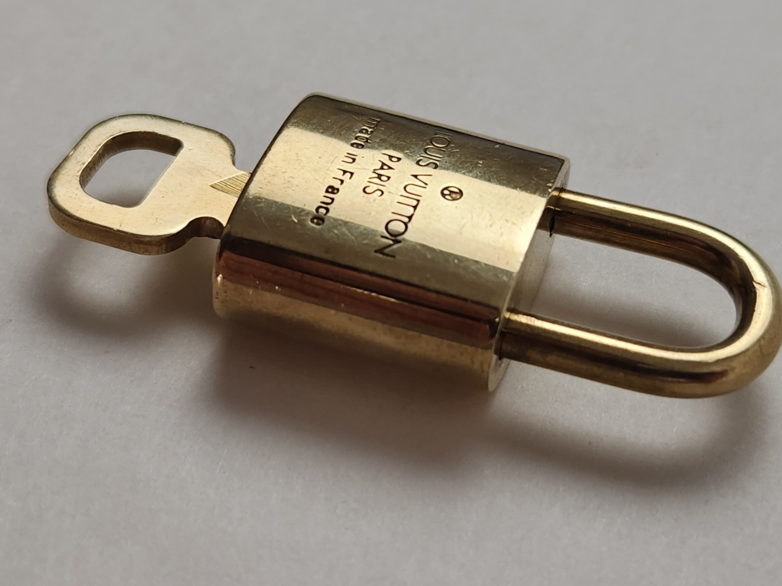 Authentic Louis Vuitton PadLock Solid Lock Key Br… - image 15