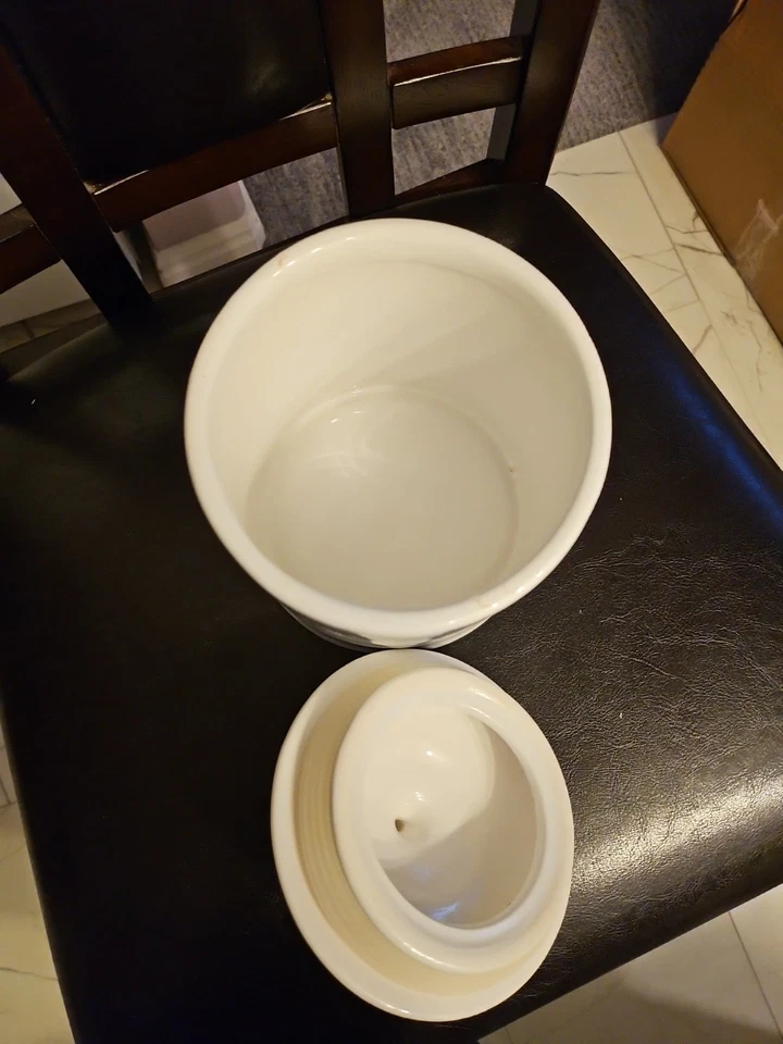 Bote rayas grises con tapa Foto 3 de 4