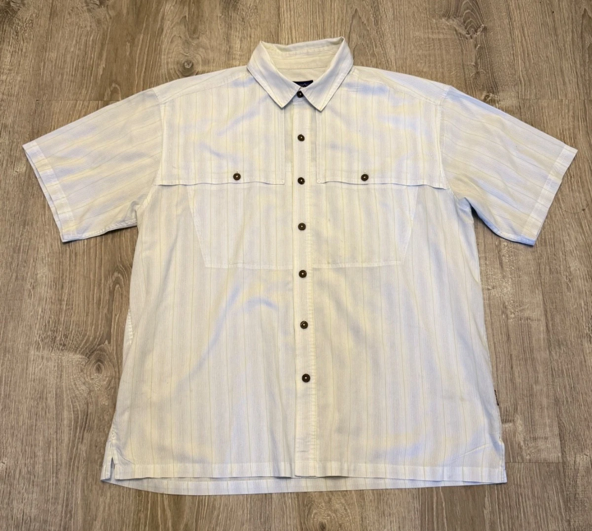 Patagonia Men Button Down LARGE Cotton polyester short Sleeve hike outdoor