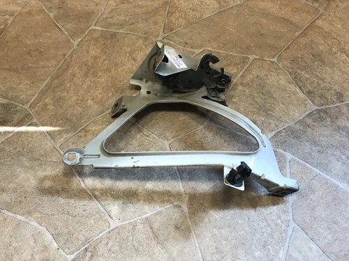 BMW 7 F01, F02 Rechte Scheinwerferhalter 7184180 4.40 21183487