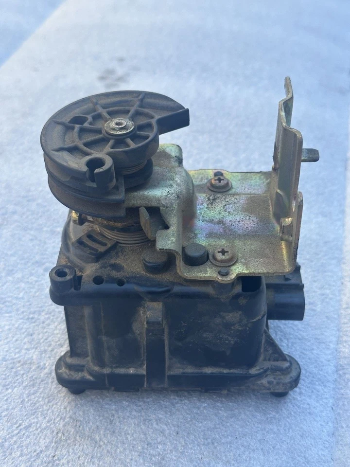 Actuador de control de crucero Toyota Avalon 2000 2001 2002 2003 2004 88002-07030 Foto 2 de 4