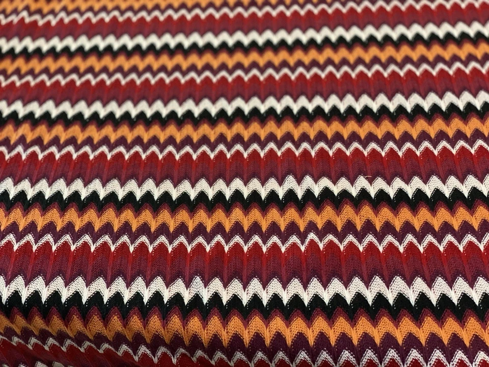 Suéter Acanalado Tejido Chevron Rojo Blanco Orng Negro 2 1/2 Yardas 55" Ancho 0619 Foto 2 de 3