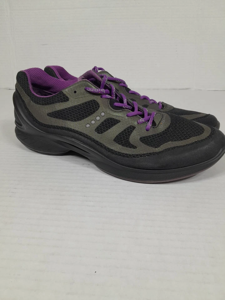 Zapatillas deportivas ECCO Biom Fjuel Tie para mujer negras/iridiscentes/púrpura EU 38 US 7 Foto 2 de 4