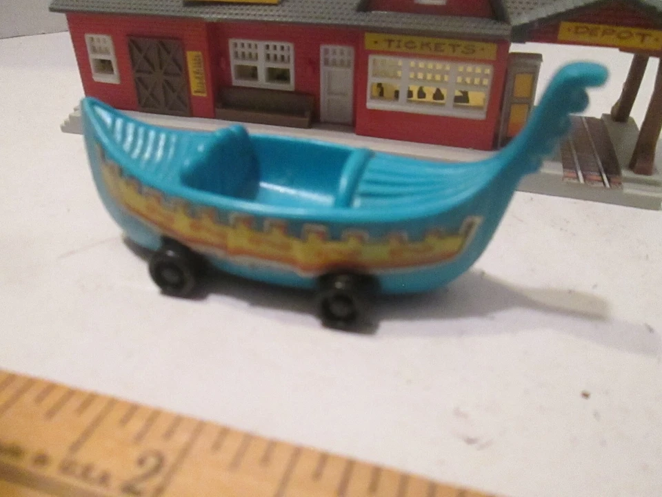 Juguetes Chik Fil A Rolling Boat Juguete NPI Fecha 1995 Falta Calcomanía Lateral Artículo Raro Foto 2 de 4