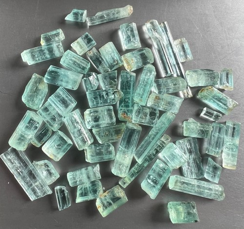 Nice Lot 195 cts Natural Bluish Green Colour Beryl Rough - Picture 3 of 5