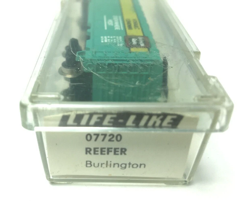 LIFE-LIKE N Scale  BURLINGTON Reefer Car 07720 - Image 2 of 4