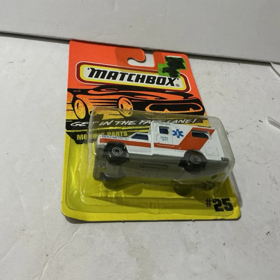 Matchbox MB#25 Ambulance Model Kit 1990 USED OVER 30 Years Old USED - Image 4 of 4