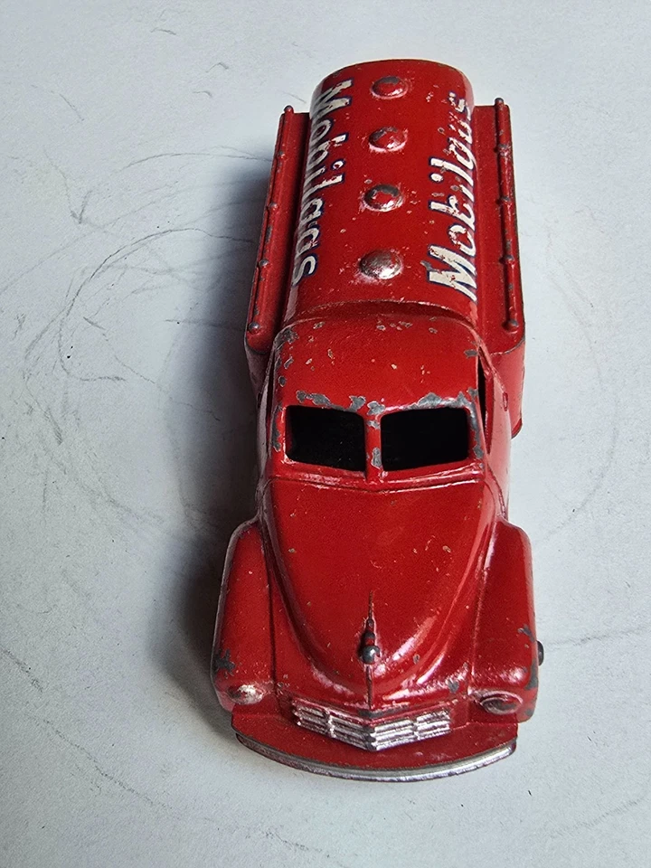 1/43 Dinky Toys  n. 30 Studebaker Petrol Tanker "Mobilgas" 1950 - Immagine 3 di 4