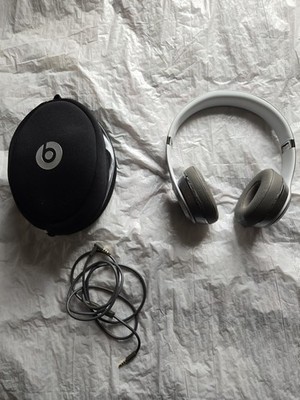 Beats by Dr Dre SOLO2 WIRELESS SPACE GR… Amazon.com: Beats Solo2 Wireless On-Ear Headphone - Space Gray
