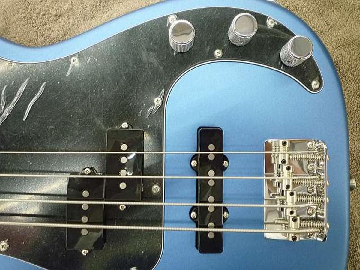 ベース Fender AmericanPerformer Precision Bass Amazon.com: Fender American Performer Precision Bass, 3