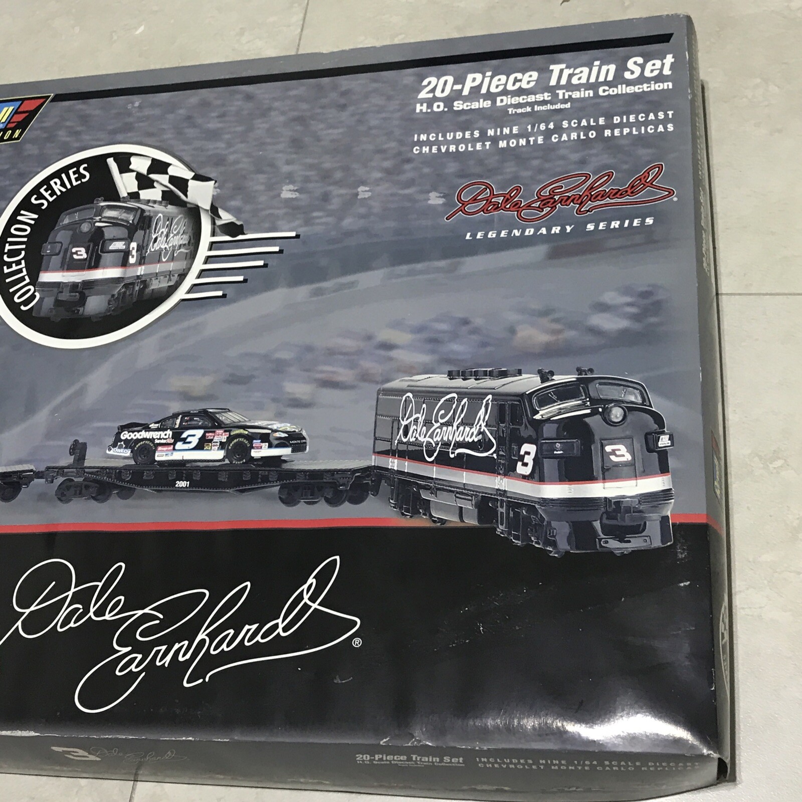 Dale Earnhardt 20 Piece Diecast Train Set HO Scale Revell Collection