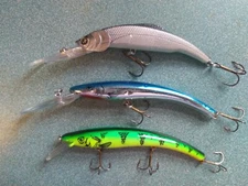 Lot of 3 crankbait stickbait lures ( Reef Runner, Matzuo ) 