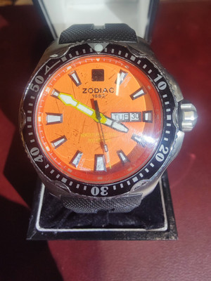 ZODIAC DEEP REEF Zo7902 Vintage Diver Men's Watch Orange Dial