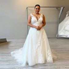 A-line Glitter Tulle Wedding Dress V-neck Sleeveless Appliques Bride Dresses