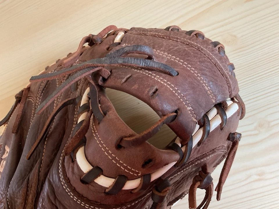 Wilson A900 棒球垒球捕手手套 34 英寸右手投 RHT — 第 4/4 张图片