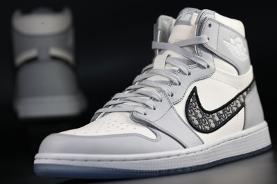 Nike Air Jordan 1 High   Dior   size 3.5 DS og all CN8607-002 #2860/8500 Italy