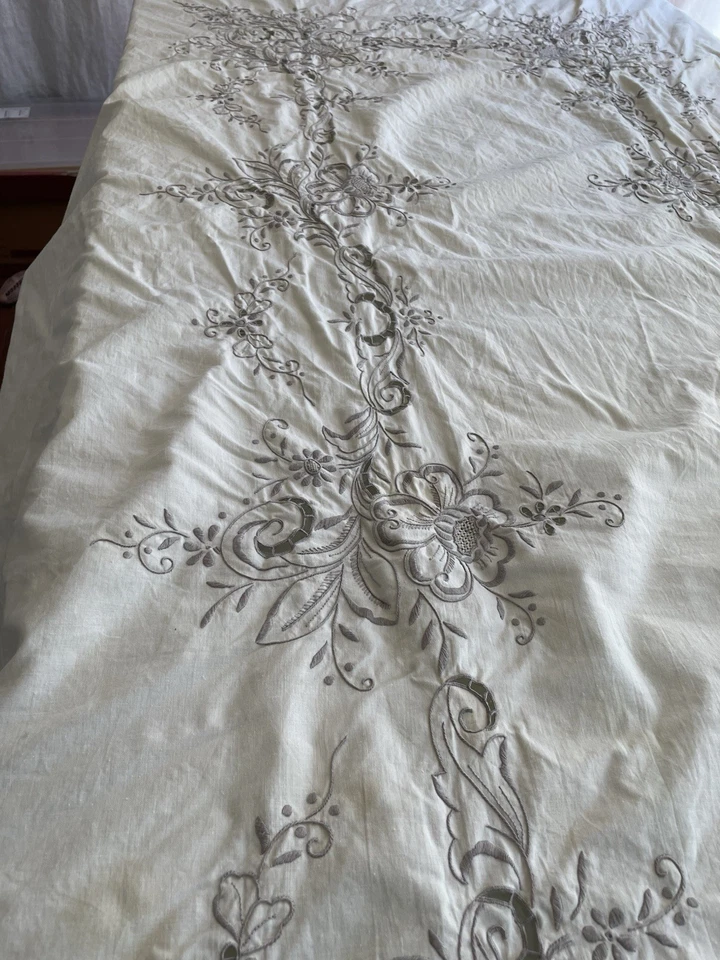 Grande Nappe Ancienne et 12 serviettes Coton Brodé Main 245 x 160 cm /7260V5 - Photo 4/4