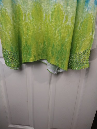 Time & Tru V Neck 16-18 Short Sleeve Asymmetrical Ombre Tee - Picture 6 of 9