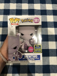 Funko Pop! Mewtwo (Flocked) - Pokémon - SDCC 2020 - IN HAND - Shared Sticker | eBay