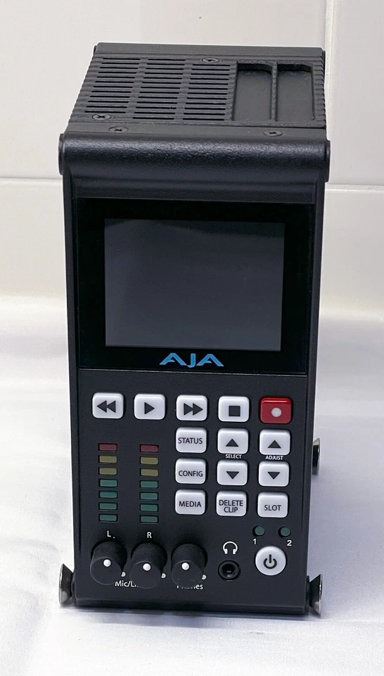 Grabadora de video de estado sólido AJA Ki Pro Quad 4K/UltraHD/2K/HD 4:4 RAW Captura Foto 2 de 4