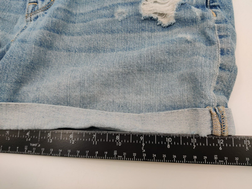 Mossimo Boyfriend Midi Shorts Women's 16/33 Blue 5-Pocket Whisker Distressed - Picture 6 of 7