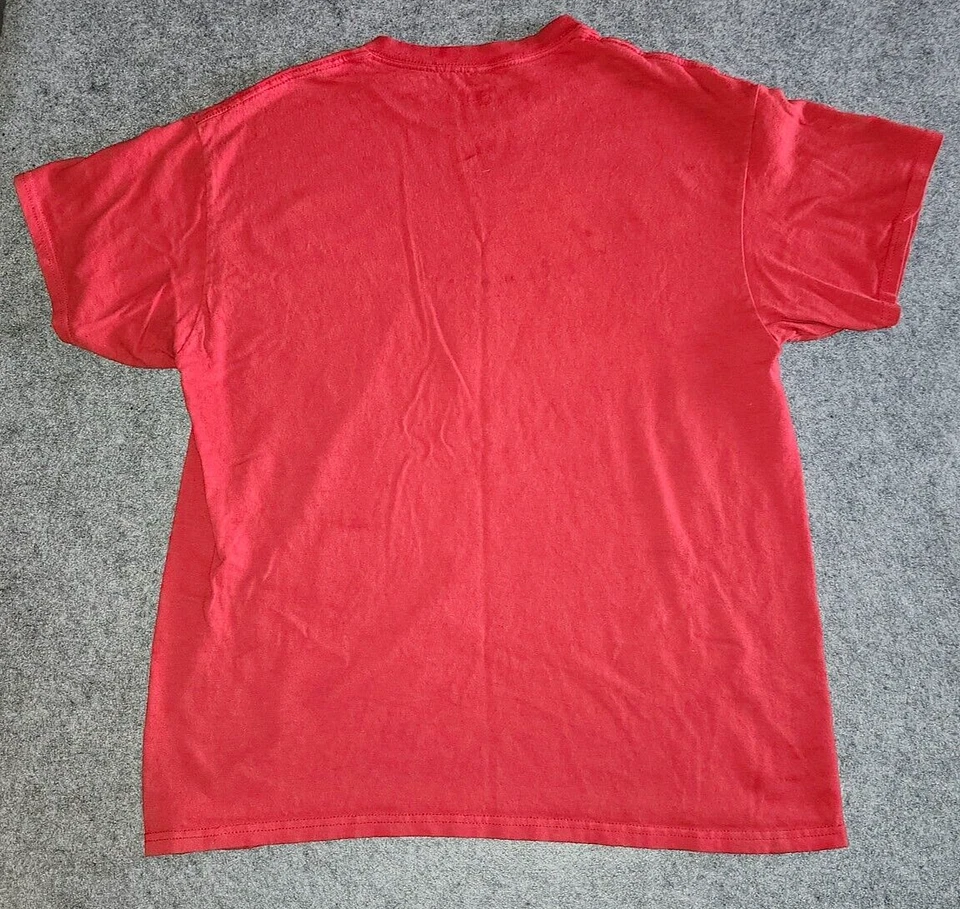 通用雪佛兰科迈罗 T 恤成人尺寸中号红色经典汽车底特律动力男式 — 第 2/4 张图片