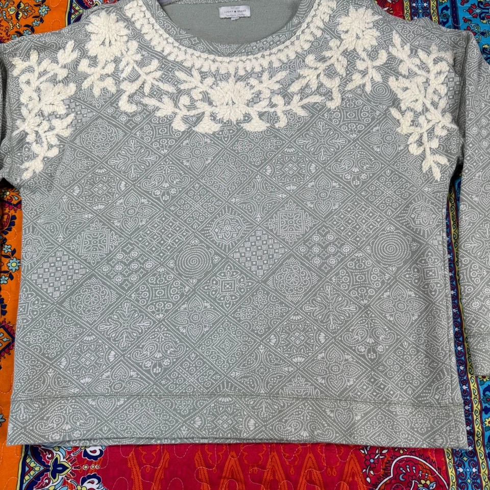 Suéter tejido manga larga gris BOHO Lucky Brand floral encaje bordado L Foto 3 de 4