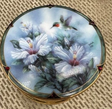 1994 Ardleigh Elliott The Ruby Throated Hummingbird Music Box Lena Liu