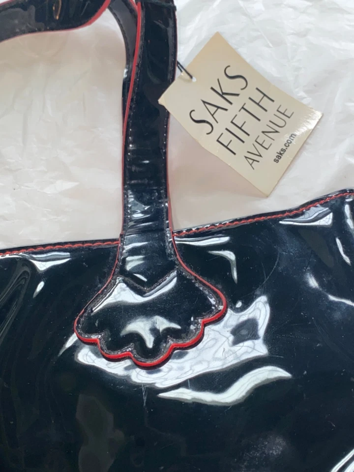 Saks Fifth Ave. NY Stephanie Johnson Black Patent Leather Bag. - Imagem 2 de 4
