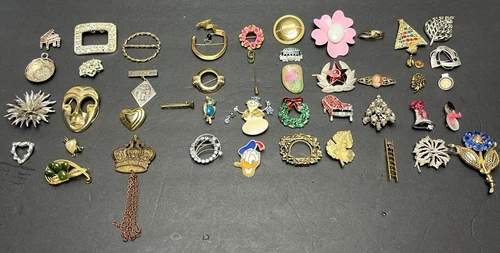 Lot of 45 Vintage Brooches 1960-1980's Costume Jewelry Some Signed Trifari Avon