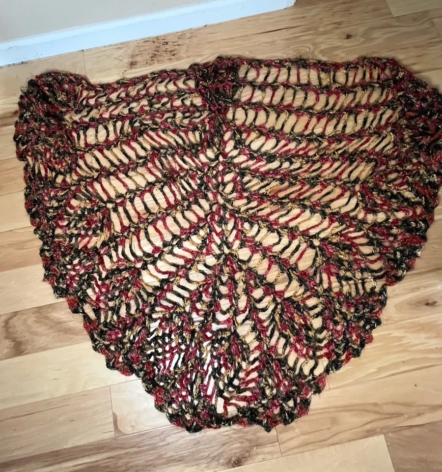 Mantón Extra Grande Forma Mariposa Suelto Crochet Dorado Lurex Rosa Oliva y Dorado Foto 2 de 4