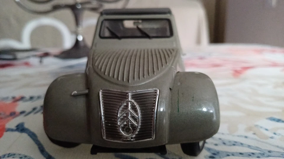 CITROEN 2CV 1952 GRIGIO MAISTO SCALA 1/18 NO BOX - Immagine 2 di 4