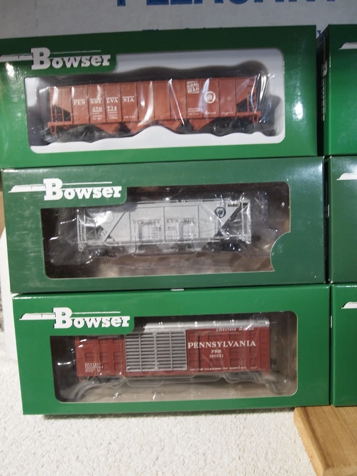 BOWSER  PENNSYLVANIA  FREIGHT  CARS 2-COV.HOP, 1-HOPR,1-STOCK,1-40'BOX,1-GON PR1 - Image 2 of 4