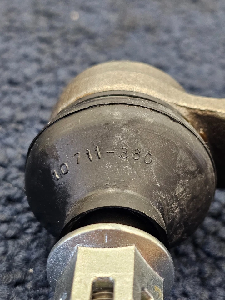 Extremo de barra de amarre exterior izquierdo Moog ES800028 Asia-Spec para Mazda 6 2003-2008 Foto 4 de 4